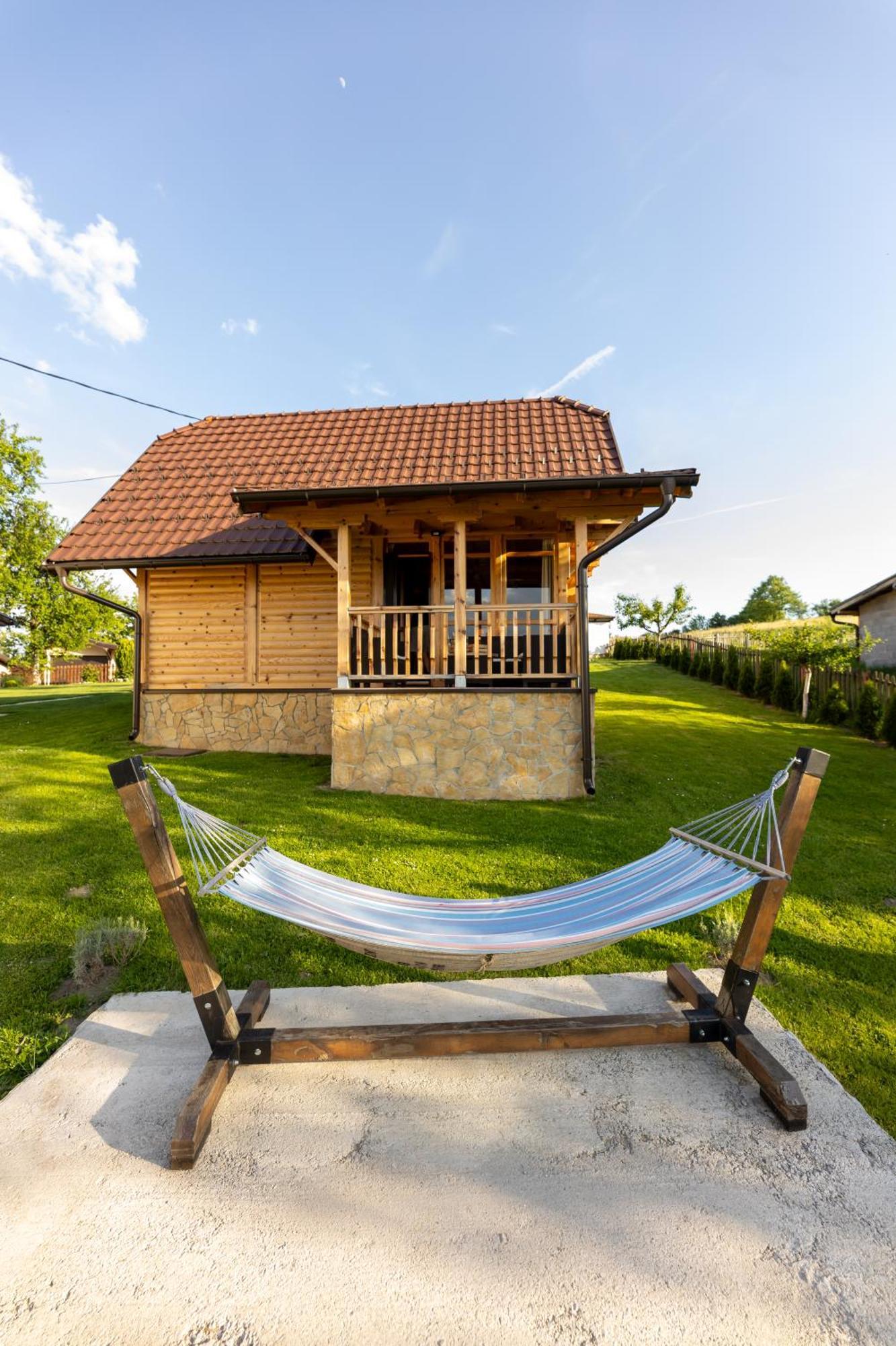 Brvnara Oganj * Cajetina (Zlatibor)
