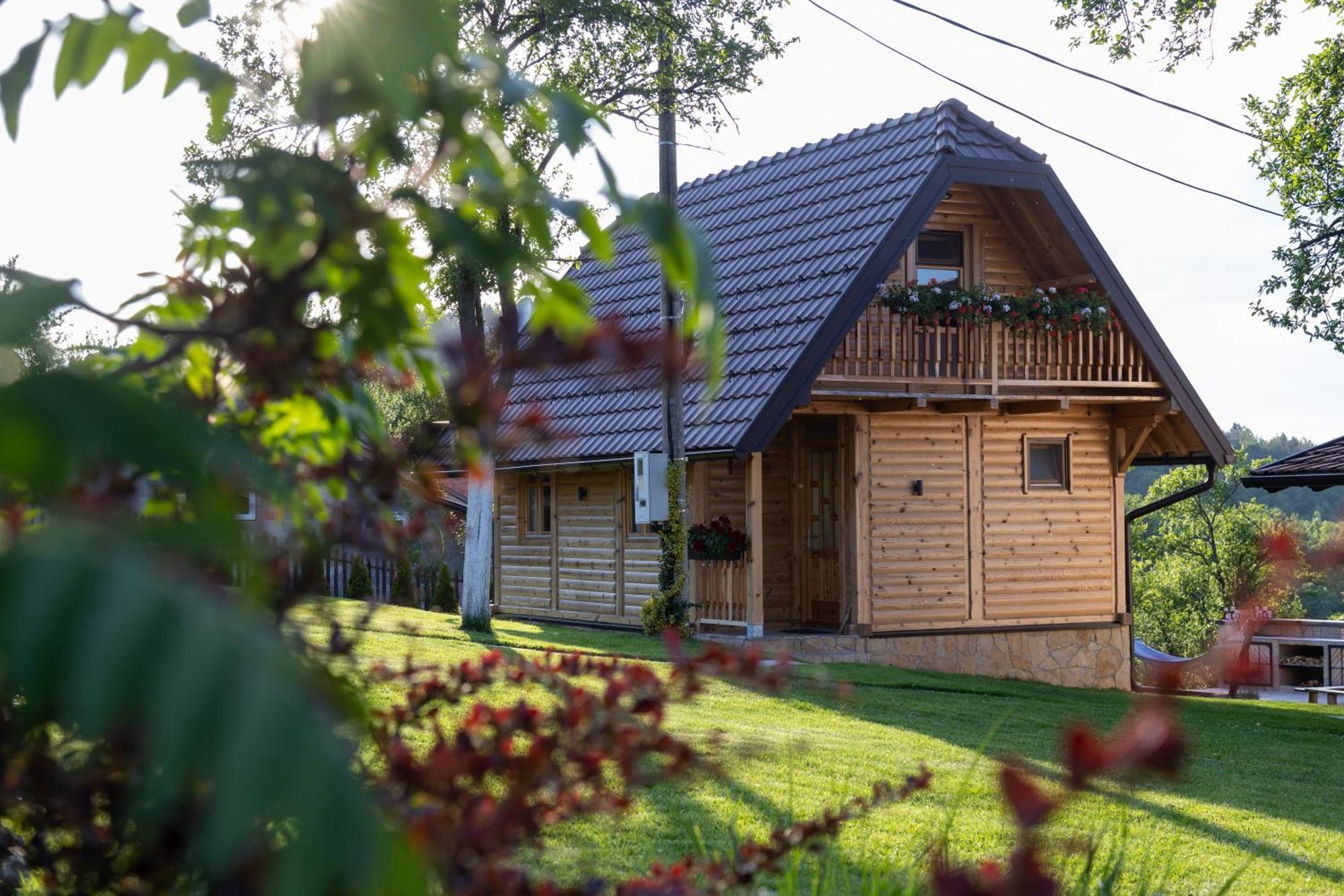 Brvnara Oganj * Cajetina (Zlatibor)